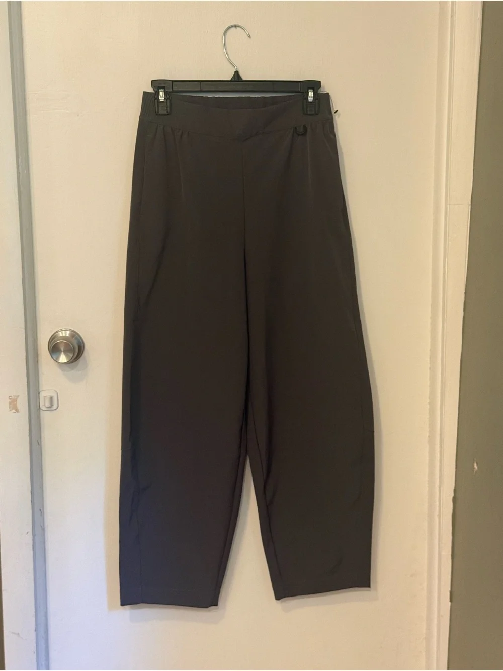 Nike High-Waist Relaxed Barrel Pants in Charcoal